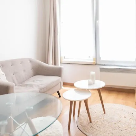Apartment Splendid Design And Bright Apt